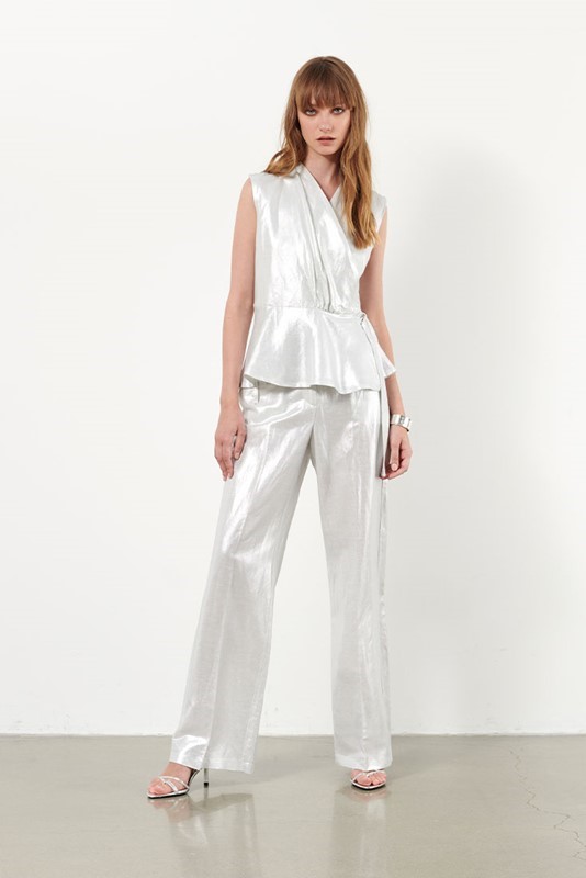 B.YU Blusa laminata scollo a.v