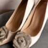TWENTY FOURHAITCH Decollettee' a punta con fiore di strass