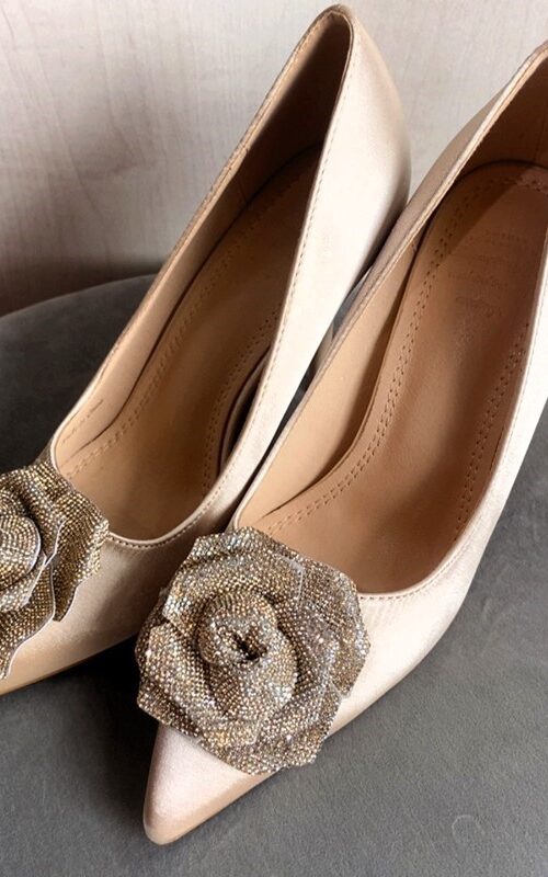 TWENTY FOURHAITCH Decollettee' a punta con fiore di strass