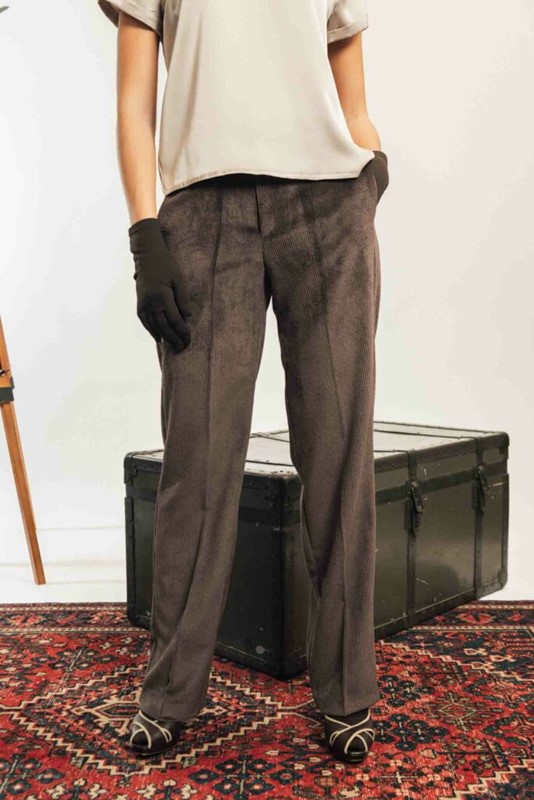 SPAGO DONNA Pantalone gamba dritta in velluto a coste