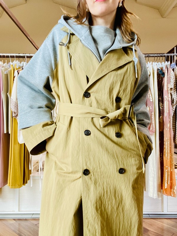 LES JOLIES NANAS Cappotto lungo trench con dettaglio in felpa
