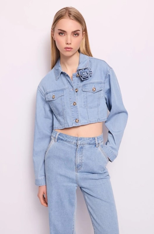 DENNY ROSE Giubbino in denim cropped con rosa in denim