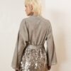 SOUVENIR Kimono con paillettes sul fondo e cintura in vita