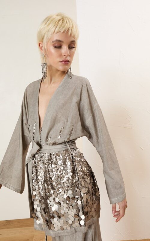 SOUVENIR Kimono con paillettes sul fondo e cintura in vita