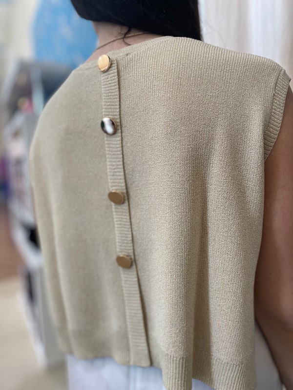 WHITE WISE Top in maglia con bottoni oro sul retro