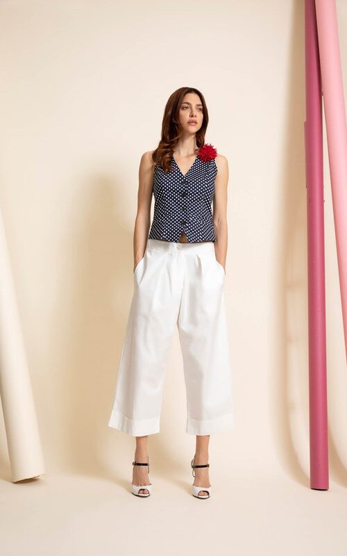 PEPE ROSA Gilet a pois con spilla a fiore a contrasto