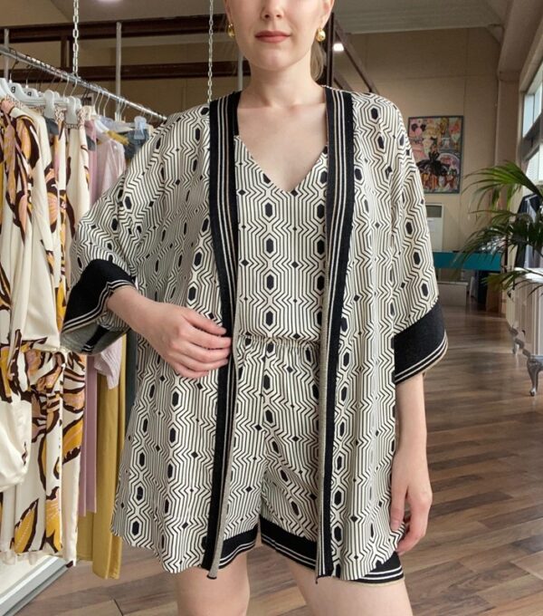AGGÉL Kimono in stampa geometrica con cintutra