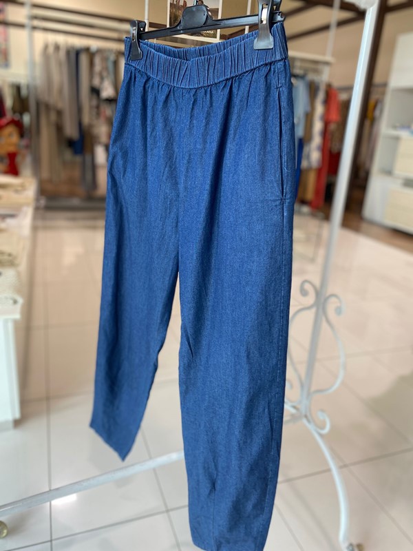 LES JOLIES NANAS Pantalone con elastico in vita pences sul fondo